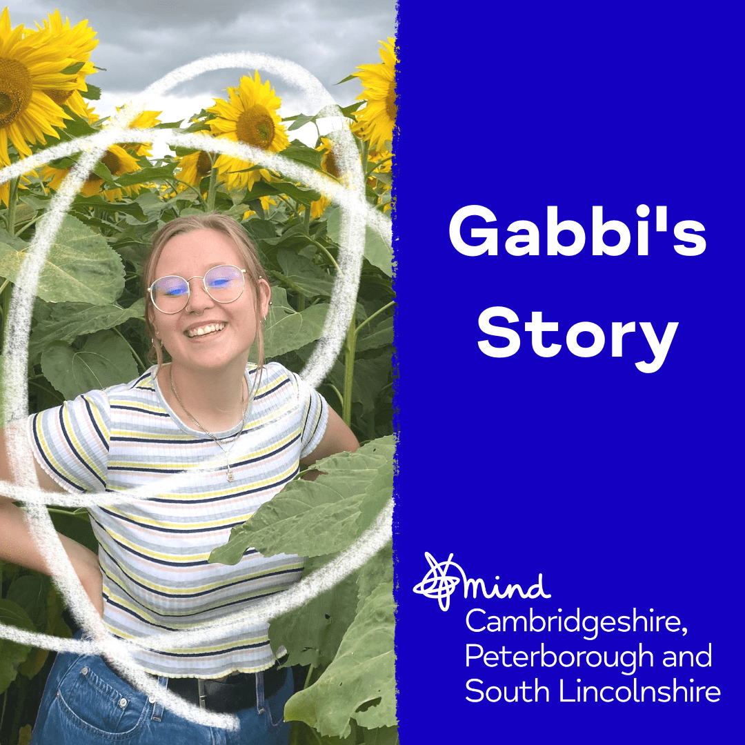 Gabbi Story - Gabbi in sunflower field